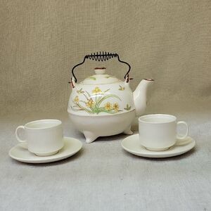 Beautiful Vintage Fred Roberts Company Floral Porcelain Teapot.Cups+ Saucers